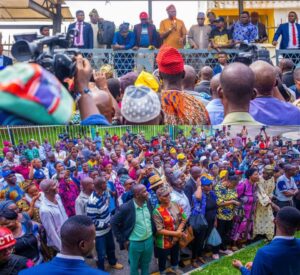 MAKINDE GRANTS OYO WORKERS 25K,PENSIONERS 15K FOR THE NEXT 6 MONTHS