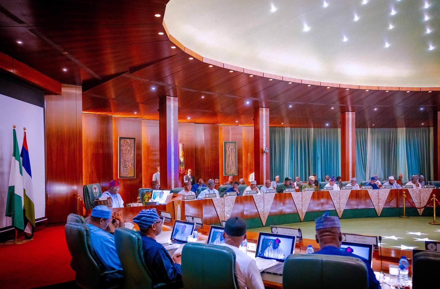 Tinubu-inaugurating-the-National-Economic-Council-15-June-2023