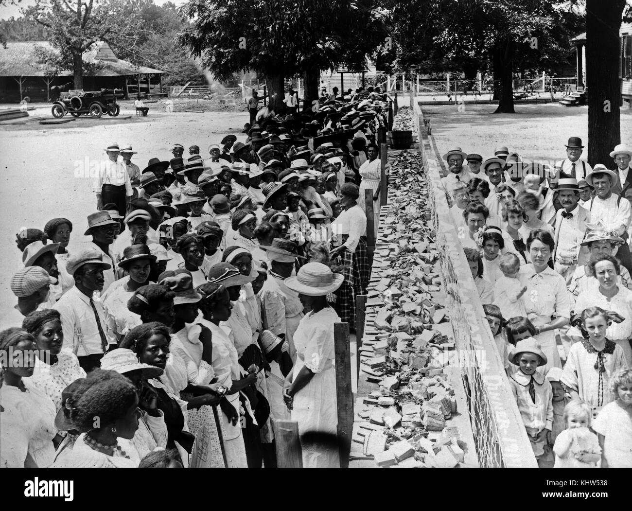 photograph-showing-the-segregation-of-african-american-and-white-people-KHW538